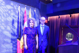 Mme Hélène Drainville, Sous-ministre p.i au Ministère des Relations internationales et de la Francophonie, et M. Yann Gall, Délégué général Wallonie-Bruxelles à Québec